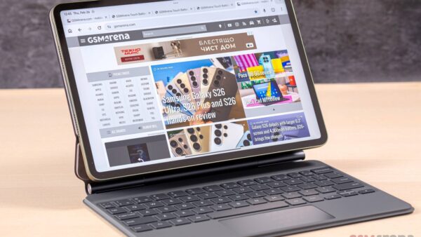 Mở hộp và trải nghiệm Xiaomi Pad 8 Pro: Tablet mỏng 5,8mm, chip Snapdragon 8 Elite, tham vọng thay thế laptop