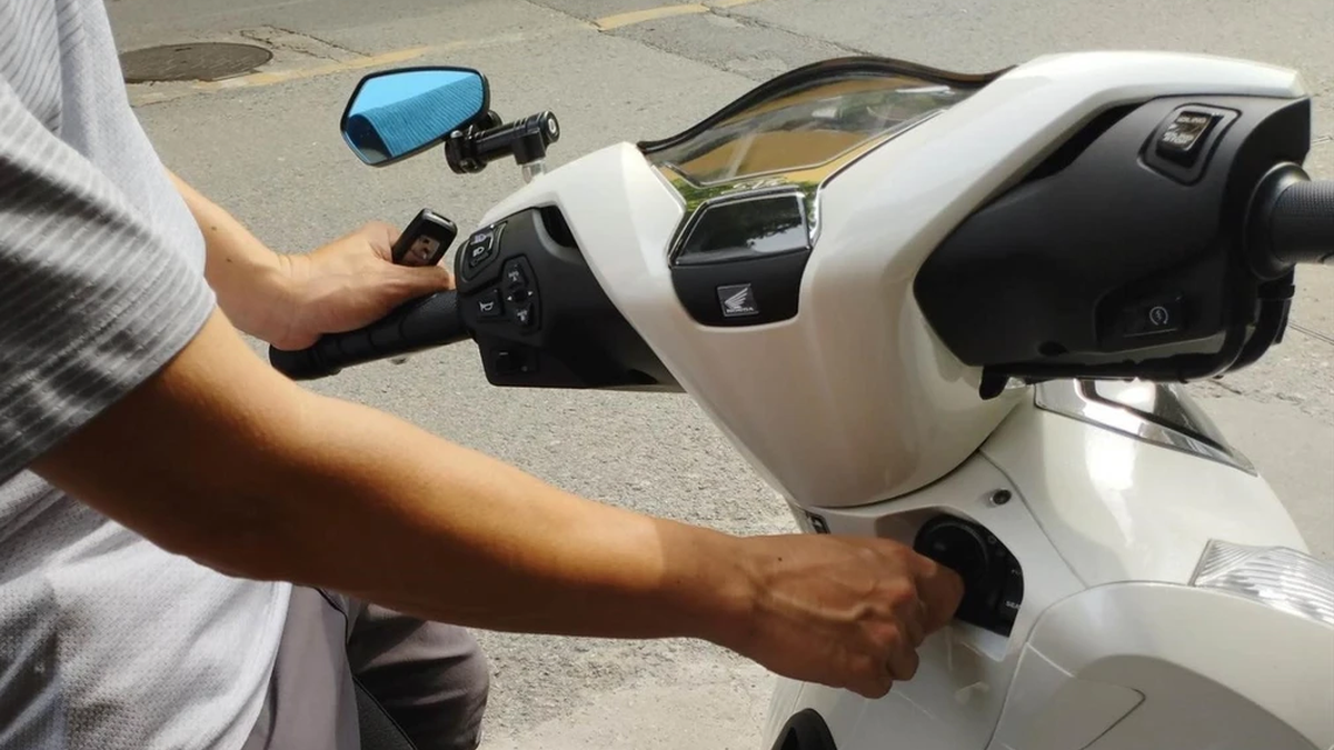 Lý do khiến hàng loạt ô tô, xe máy ở Hà Nội bị ‘tê liệt’