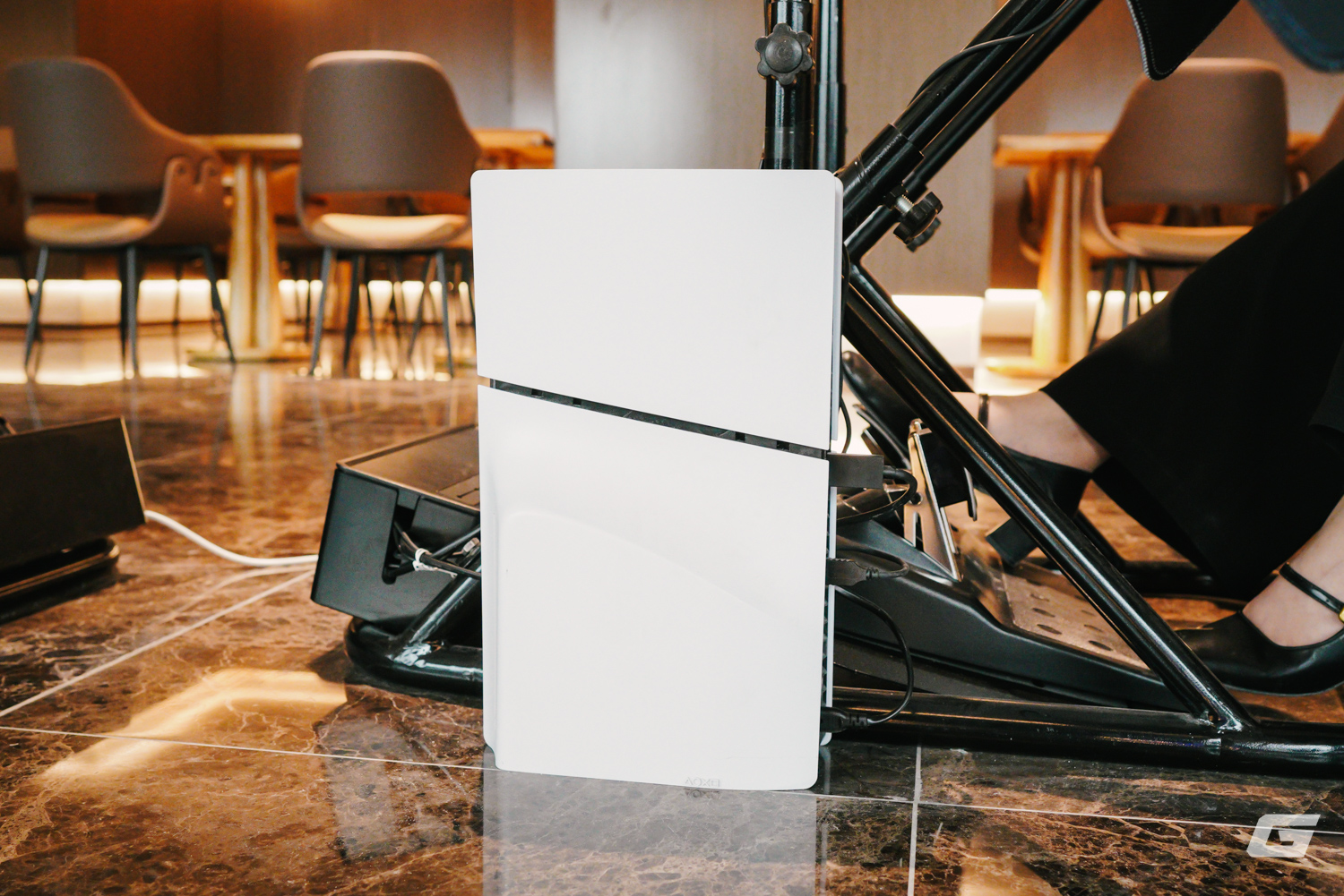 Khách sạn 5 sao Grand Plaza Hà Nội mở riêng phòng giải trí cho game thủ: Đầy đủ từ máy tính, PlayStation 5 cho tới Nintendo Switch 2 - Ảnh 8.