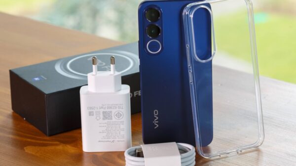 Mở hộp, trên tay, đánh giá nhanh vivo V70 FE: Vua pin khủng, cam xịn, ‘kèo thơm’ tầm trung đe nẹt Galaxy S26 Ultra