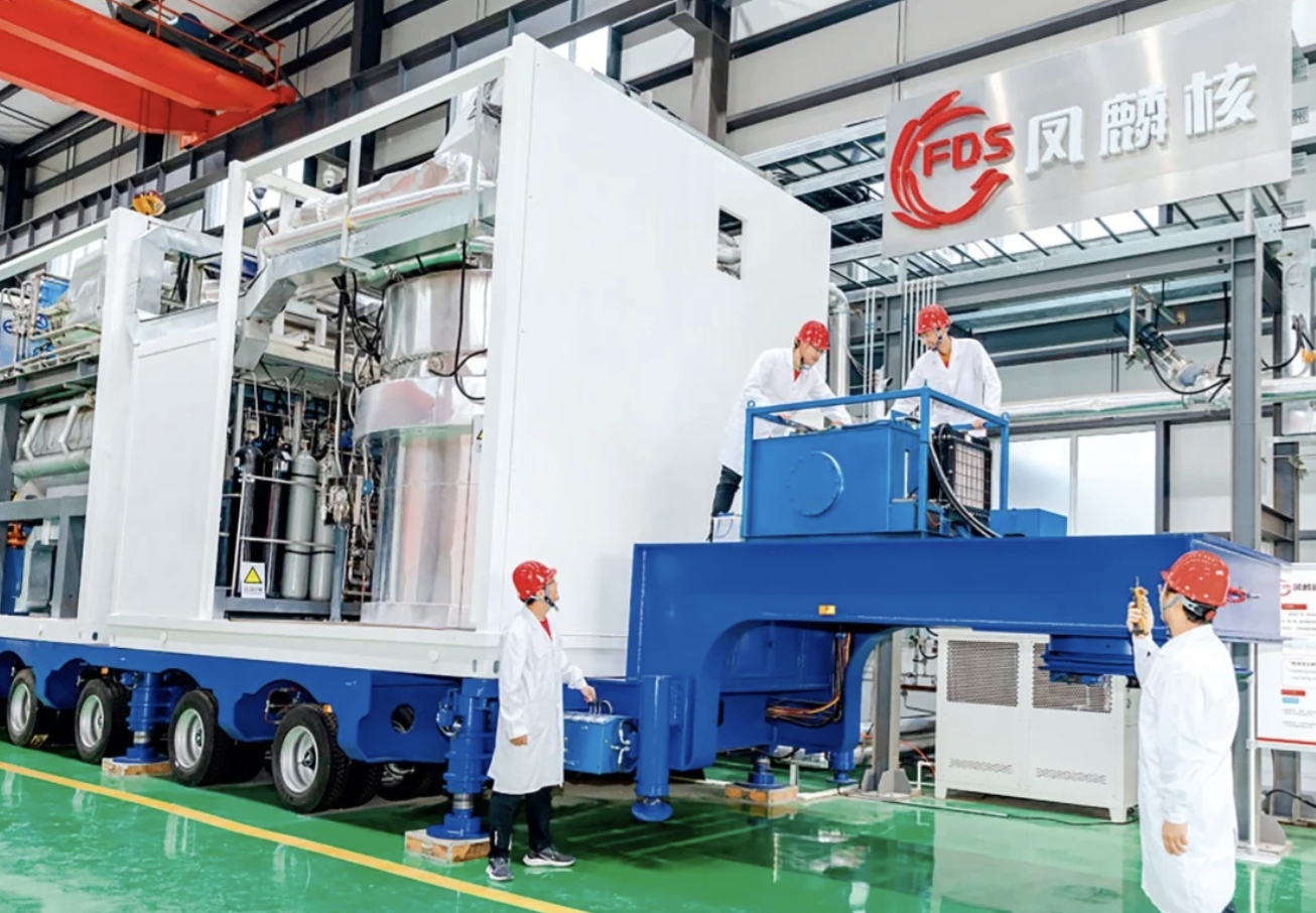 avatar1777943981500-17779439821461399532193-1 Chưa từng có: Trung Quốc đặt lò phản ứng hạt nhân lên xe tải, di chuyển khắp nơi, hoạt động trong nhiều thập kỷ mà không cần tiếp nhiên liệu - Ảnh 1.