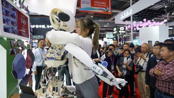 Gen Z Trung Quốc đang đua nhau dùng trí tuệ nhân tạo để “hồi sinh” người yêu cũ
