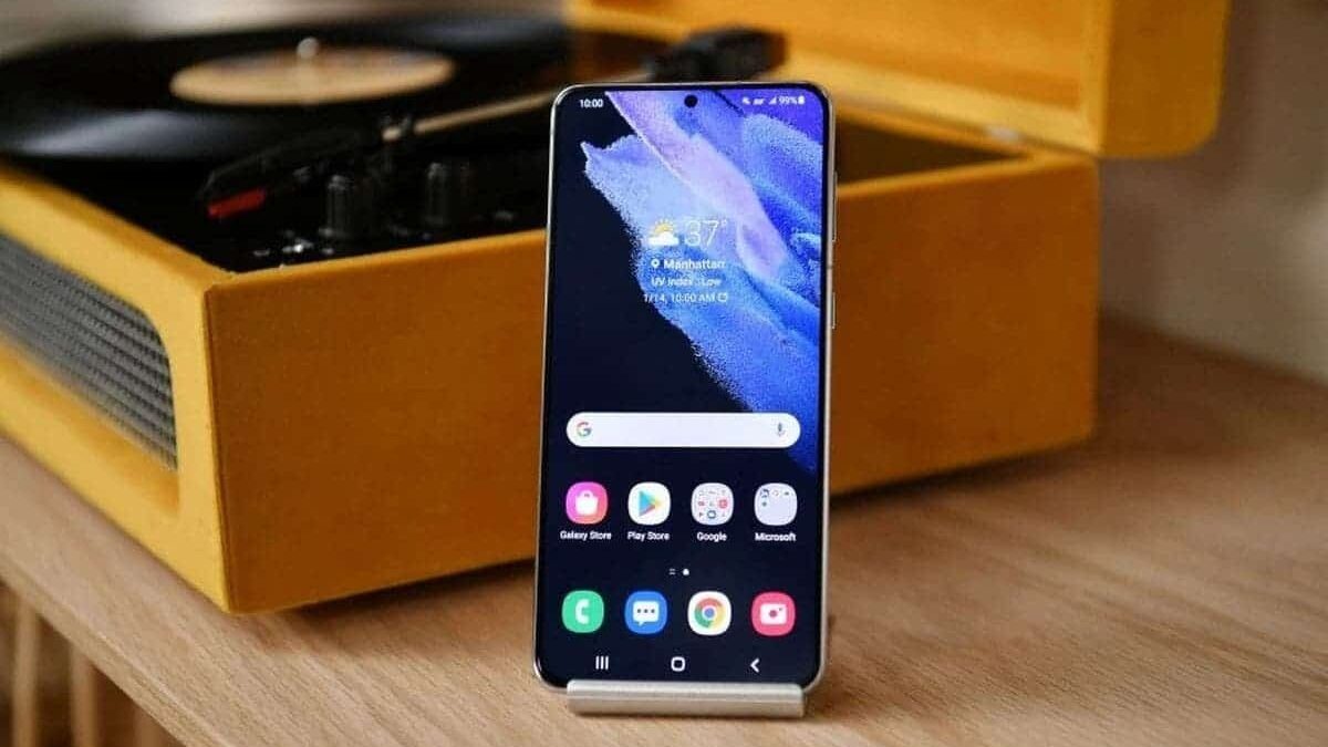 Điện thoại thật sự nặng hơn khi đầy bộ nhớ: Mỗi bức ảnh và tin nhắn đều có “khối lượng” theo vật lý