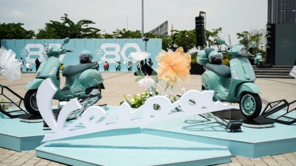 Vespa ra mắt bộ sưu tập 80 năm tại Việt Nam: Giá từ 106,5 triệu đồng, màu lấy cảm hứng từ 1946, Sprint lần đầu dùng máy 180cc