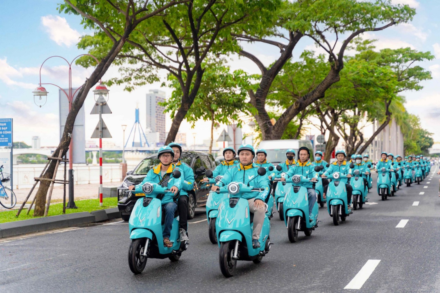 Green SM tiếp sức, tài xế công nghệ “rộng đường” chuyển sang xe điện - Ảnh 1. Green SM tiếp sức, tài xế công nghệ “rộng đường” chuyển sang xe điện - Ảnh 1.