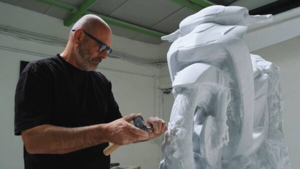 Xe tay ga cũng có thể là tác phẩm điêu khắc của Michelangelo? Honda SH125i kỷ niệm 25 năm bằng sự kết hợp giữa nghệ thuật đá cẩm thạch và vật liệu nhựa bền vững