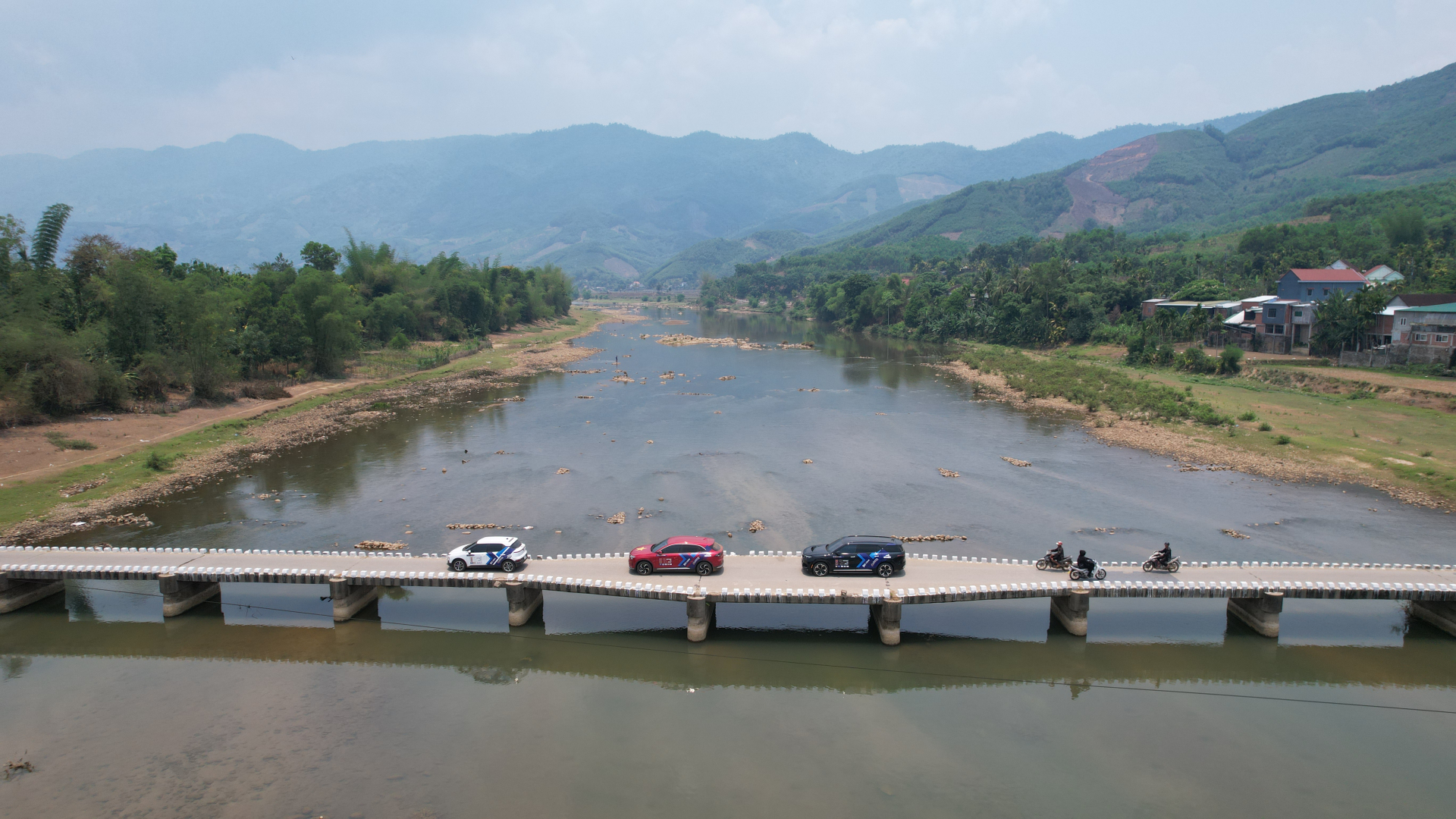 dji0047-112057-1780807660276-17808076603791504098815 Sau chuyến "phượt" 10.000 km xuyên Đông Nam Á bằng xe điện, chủ xe nhận thấy lợi thế rõ ràng của “sân nhà” so với “sân khách” - Ảnh 3.