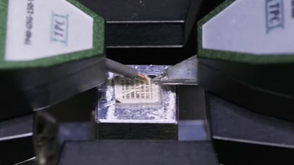 Nhật Bản chế tạo chip nhanh gấp 1.000 lần nhưng không quá nhiệt: Nếu thành công có thể giúp MacBook dùng 3 tháng mới phải sạc