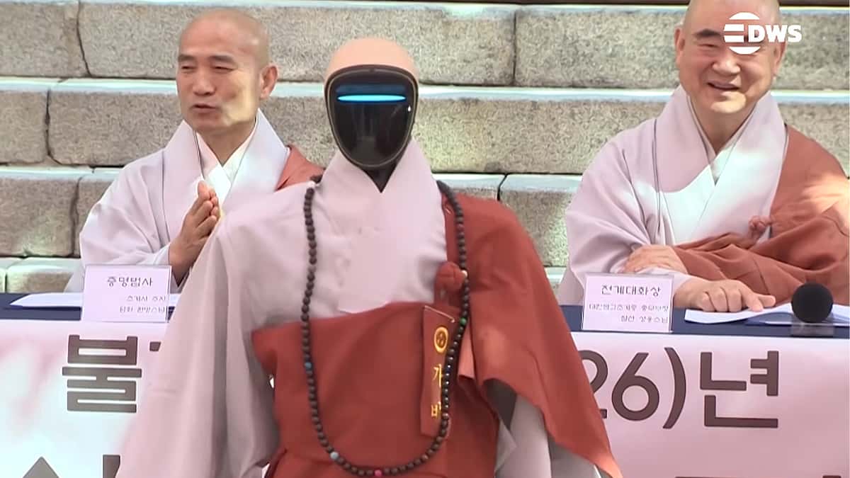 robotic-monk-inducted-into-buddhism-1778145527451-17781455276541584974632