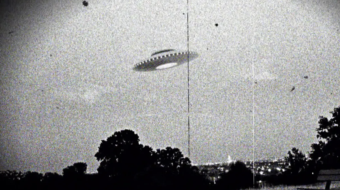 Xôn xao hồ sơ mật UFO của Mỹ: Những vụ chạm trán "nổi da gà" - Ảnh 2.
