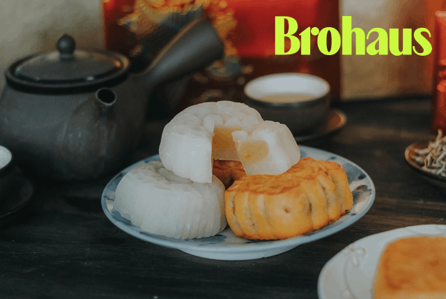 bttbrh-179007301242693742563 Bánh nướng hay bánh dẻo ngon hơn? Câu trả lời lại không nằm ở hộp bánh Trung thu - Ảnh 3.