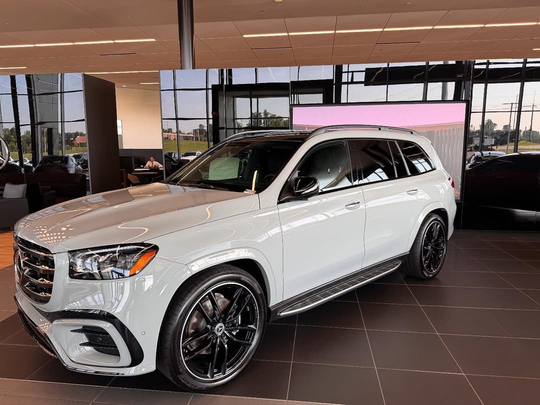 25-mercedes-benz-gls450-in-manufaktur-alpine-grey-over-black-nappa-leather-with-23-black-5-1778070274674-1778070274947753904440-1791211063932-17912110642681381442022