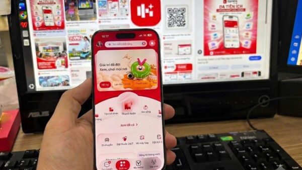 Trong hai ngày 10-11/10, một ứng dụng miễn phí hàng đầu trên AppStore và GooglePlay tặng quà cho hàng triệu người Việt Nam